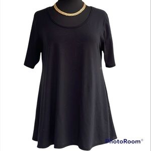 LulaRoe Perfect T | Solid Black | Medium